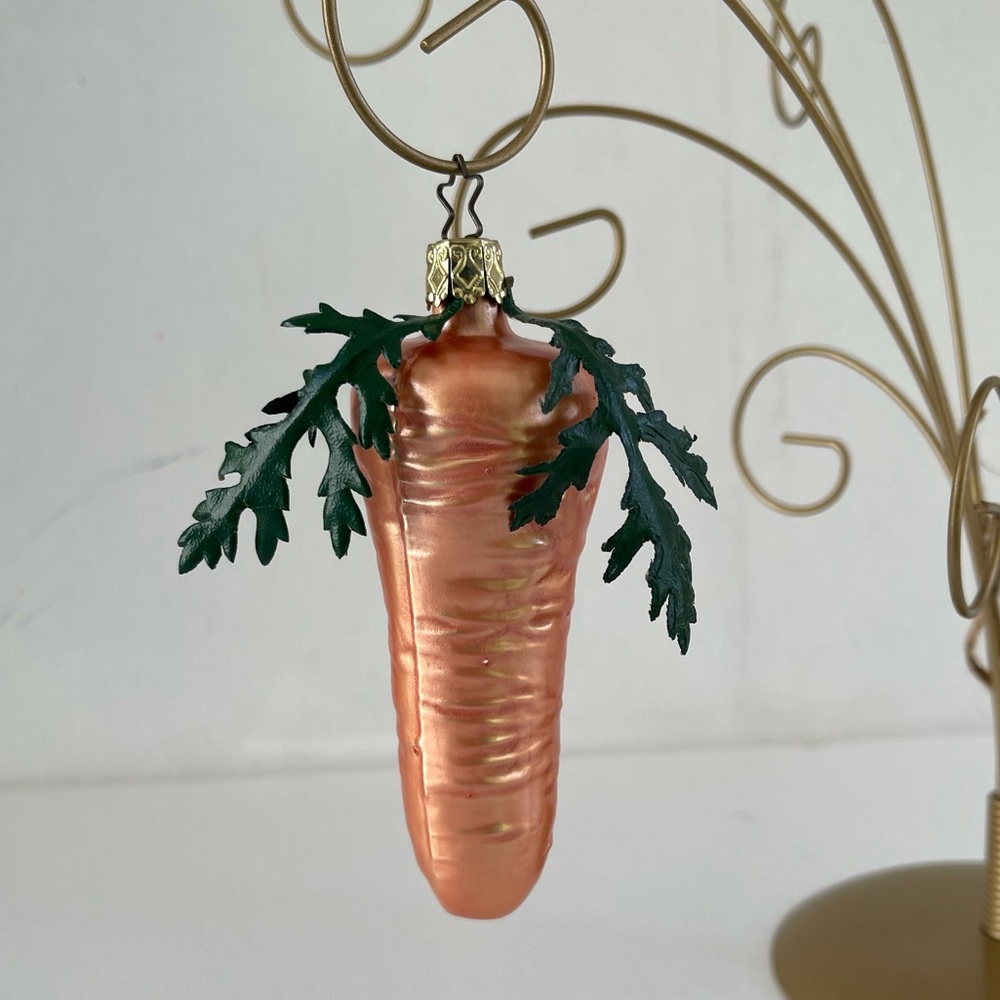 Inge Glas Carrot Ornament with Leaves
